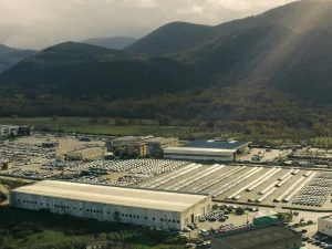 DR e PETRONAS: accordo sui lubrificanti per i motori del gruppo