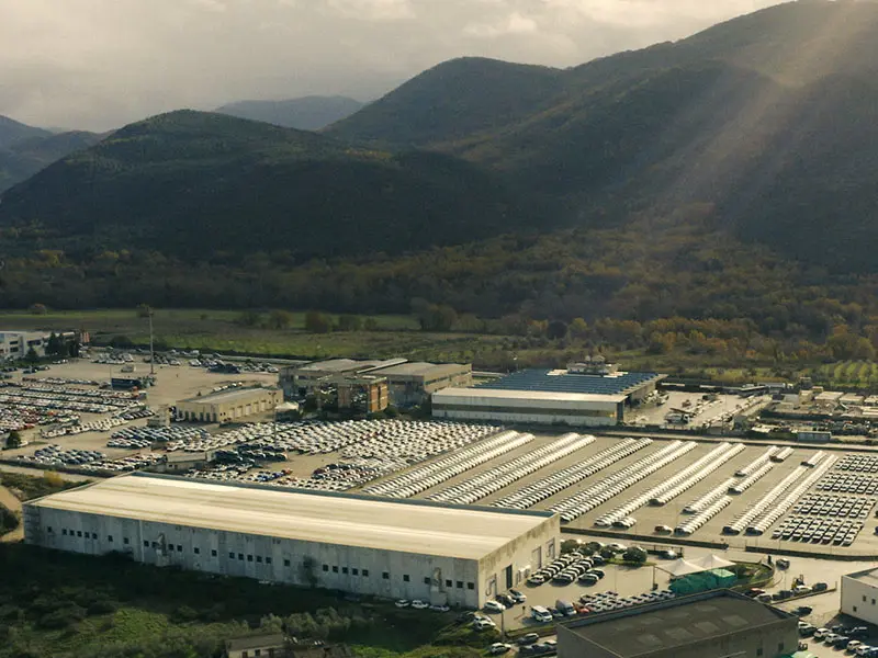 DR e PETRONAS: accordo sui lubrificanti per i motori del gruppo