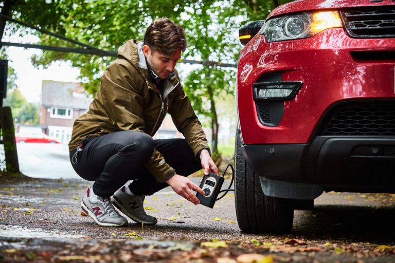 OSRAM TYREinflate 4000: il compressore digitale senza fili