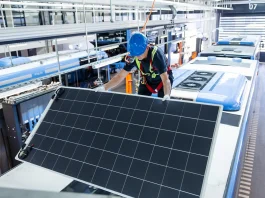 ZF SolarBoost: pannelli solari per autobus più efficienti