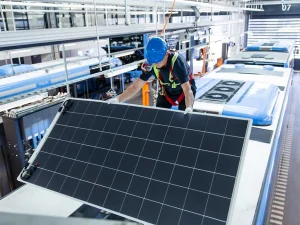 ZF SolarBoost: pannelli solari per autobus pi&ugrave; efficienti