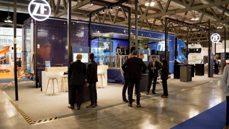 ZF punta su tecnologia e retrofit al Transpotec 2026