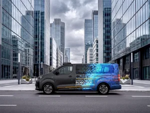 Stellantis accelera sulla guida autonoma: Robotaxi e 5G satellitare al MOVE 2026 Stellantis accelera sulla guida autonoma: Robotaxi e 5G satellitare al MOVE 2026