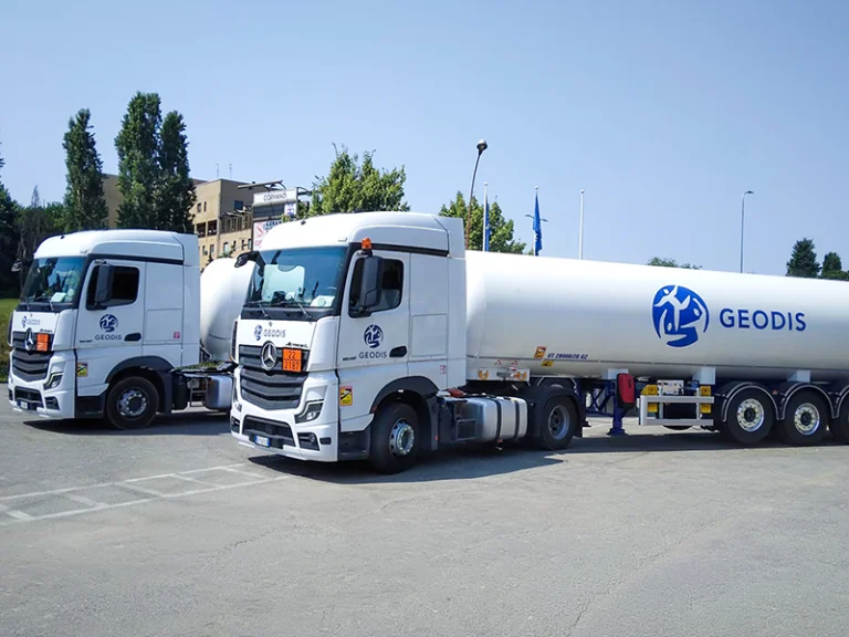 GEODIS rinnova la flotta italiana con due nuove autocisterne di CO2