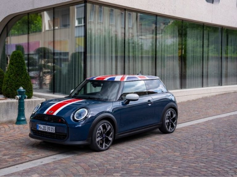 MINI Cooper Oxford Edition: 25 anni di storia in un’edizione speciale