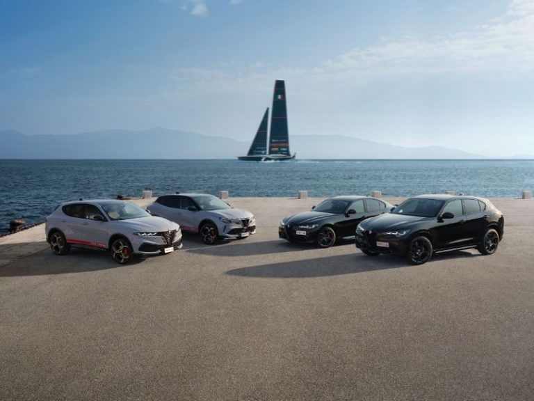 Alfa Romeo Edizione Luna Rossa debutta nel Golfo di Napoli
