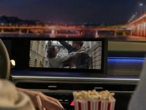 Hyundai porta Netflix, Disney+ e YouTube a bordo: arriva l’Entertainment Package Hyundai porta Netflix, Disney+ e YouTube a bordo: arriva l’Entertainment Package
