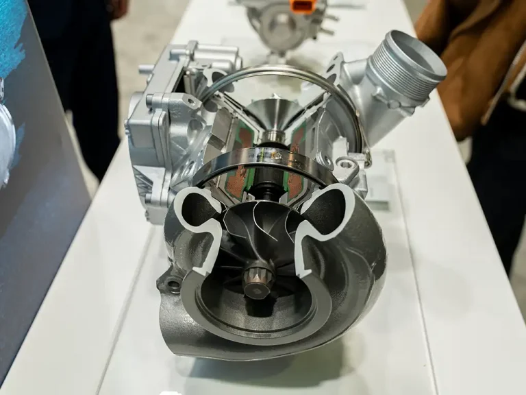 BorgWarner amplia l’offerta aftermarket: oltre 800 nuovi prodotti e rilancio del marchio BERU