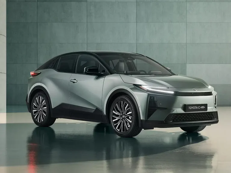 Toyota C-HR+: fino a 607 km di autonomia e 343 CV, prezzi da 35.950 euro